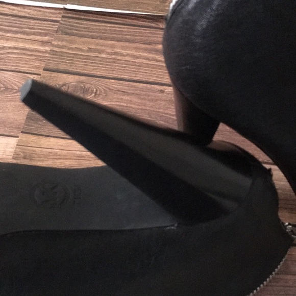 NWOT Michael Kors Stiletto Ankle Boots - Picture 6 of 7